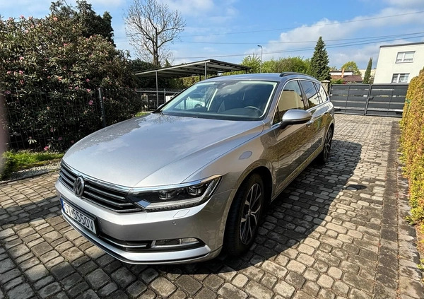 Volkswagen Passat cena 74900 przebieg: 126600, rok produkcji 2019 z Tychy małe 254